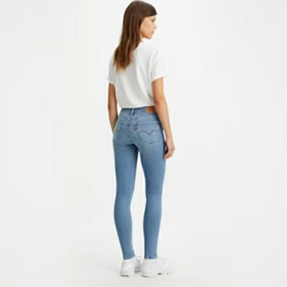 LEVI 721 high rise skinny jeans size 27 light denim NWOT